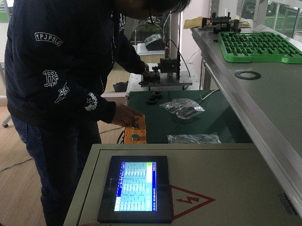 吉林長春墊片生產廠家來我司驗證墊片厚度自動檢測分選設備